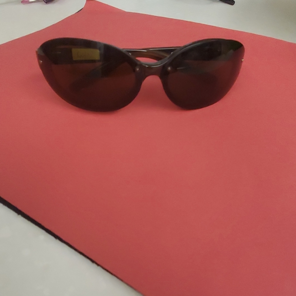 VERA WANG SUNGLASSES